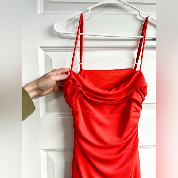 ASTR Geller Rushed Midi Dress - Picture 8 of 14